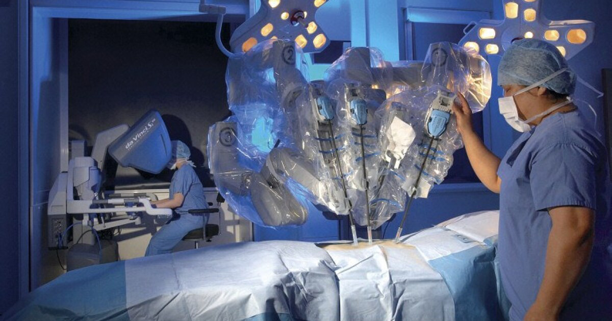 بررسیها نشان میدهد که در حال حاضر در بهترین حالت سامانههای مدیریت اطلاعات بیمارستانی (HIS) موجود در کشور، بین سطح 1 و 2 ارزیابی میشوند که با تعاریف ارائه شده از بیمارستان دیجیتال (سطح 6 و 7)، هیچ کدام از نرمافزارهاي بررسی شده، کمینه الزامات مورد انتظار برای ایجاد بیمارستان دیجیتال را برآورده نکردهاند. این درحالی است که کشور ترکیه در همسایگی ما دارای 62 بیمارستان رده 6 بوده و 7 بیمارستان را در سطح 7 راهاندازی کرده است.