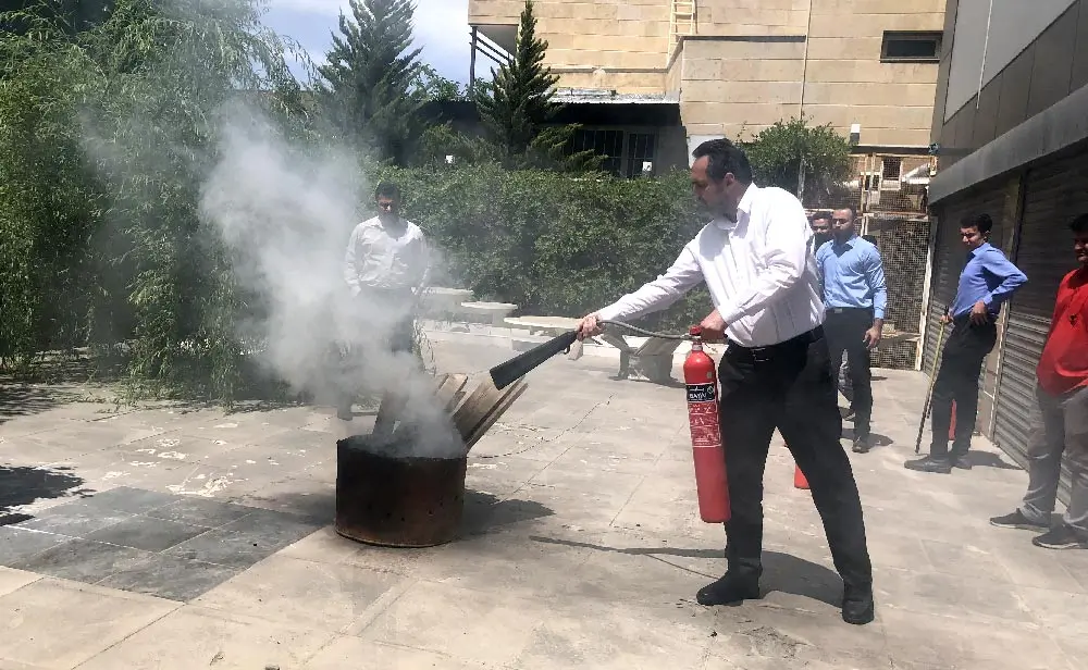 کارگاه آمادگی در برابر آتش سوزی در ساختمان پردیس